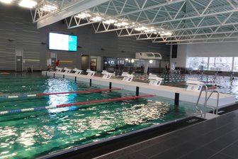 Glück-Auf-Schwimmhalle Zwickau: Wassertemperatur zu niedrig? - Die Wassertemperatur im Schwimmbecken liegt bei 27 Grad.