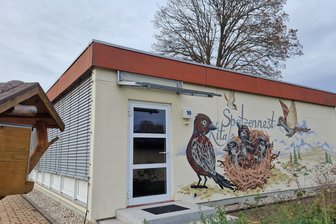 Glück für dieses Vogtland-Dorf: In diesen Kindergarten zieht wieder Leben ein - Die Kita „Spatzennest“ in Trieb steht seit 2023 leer. Bald sollen dort Kinder von null bis sechs Jahren einziehen.