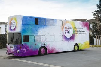 „Glück sucht dich“ macht Station in Oederan - Die mobile Suchtpräventionsausstellung „Glück sucht dich“ macht am 6. Mai Station in Oederan.