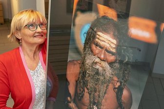 Göltzschtalgalerie läuft wieder - Nachholbedarf bei Trauungen - Dokumentarfotografie von Rolf Jahn aus Bad Elster ist noch bis 24. Juli in der Göltzschtalgalerie zu sehen. Anschließend plant Leiterin Romy Hartwig für den 31. Juli die erste Vernissage nach dem Lockdown. Geplant ist eine Schau mit Arbeiten von Uwe Klos. Geöffnet ist mittwochs bis freitags von 11 bis 18 Uhr, samstags von 14 bis 18 Uhr.