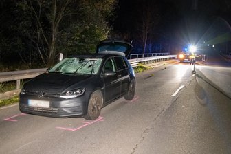 Golf-Fahrerin erfasst Fußgänger in Mitteldorf: 32-Jähriger schwer verletzt -