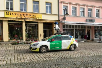 Google-Auto tourt durch Auerbach - Ein Fahrzeug von Google war am Mittwoch unter anderem am Auerbacher Neumarkt unterwegs.