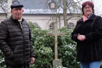 Gornsdorfer Heimatforscher bereiten Vortragsreihe vor - Herbert Uhlig und Annelie Günther gehören zu den vier Ortschronisten, die in der Gornsdorfer Kirche zum Thema "Gornsdorf zur Zeit des Kirchenbaus" sprechen wollen. 