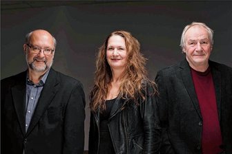 Gospelkonzert in Sehmaer Christuskirche verbindet Musik und Geschichten der Armen - Steve Volke, Ruthild Wilson und Helmut Jost (v. r.) sind am 12. Mai in der Sehmaer Christuskirche zu Gast. 
