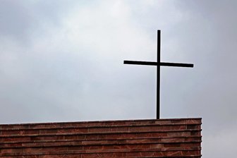 Gottesdienst im vogtländischen Brückenkirchspiel : Tests für alle notwendig - Wer in einer der Kirchen des im Bereich des Brückenkirchspiels Vogtland einen Gottesdienst besuchen möchte, muss ab sofort einen Coronatest vorweisen: Es gilt die 1G-Regel. 