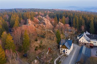 Gottesdienst mit Alphornbläsern zu Himmelfahrt auf den Greifensteinen - Auf der Naturbühne an den Greifensteinen findet am Donnerstag ab 10 Uhr ein Himmelfahrtsgottesdienst statt.