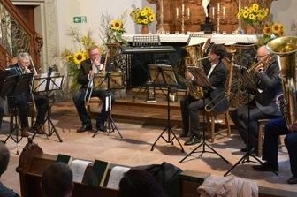 Gottesdienst musikalisch umrahmt - Der Erdmannsdorfer Posaunenchor spielt am Sonntag zum Gottesdienst.