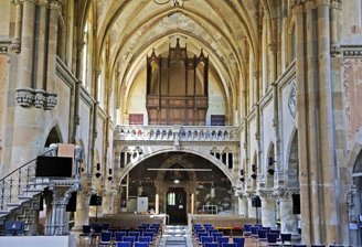 Gotteshaus wird zur Dreifach-Baustelle - Derzeit ist nur der Orgelprospekt zu sehen. Die mehr als 3000 Pfeifen sind ausgebaut, mehr als die Hälfte muss ersetzt werden. In Bautzen werden zudem derzeit zwei Manuale restauriert.