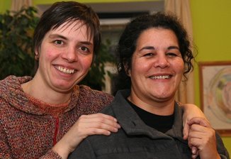 Grünstädtlerin hilft in Brasilien - 
              <p class="artikelinhalt">Nicole Schubert (l.) und Clarice Carvalho setzen sich in Brasilien gemeinsam für missbrauchte Mädchen ein. </p>
            