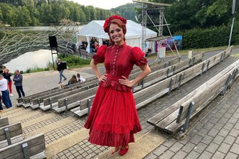 „Gräfin Mariza“ auf der Seebühne Kriebstein: Fünf Insidertipps für den Besuch - Lindsay Funchal ist auf der Seebühne Kriebstein als temperamentvolle Gräfin Mariza zu erleben.