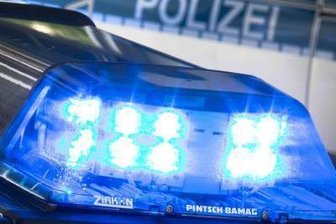 Graffiti an Waldbad und Tankstelle: Polizei ermittelt mutmaßliche Sprayer -