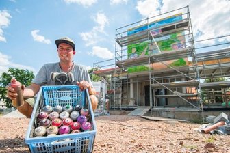 Graffitikünstler Garlix verziert Niederdorfer Kita -