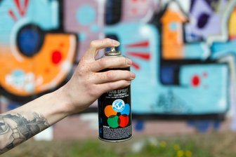 Graffito an einer Variobahn - Bundespolizei sucht Zeugen -