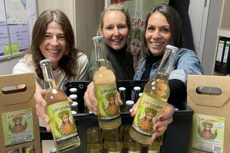 Gratis-Limo an Oster-Hotspots im Vogtland und Erzgebirge - die Wiesenlimo-Frauen und ihre Marketing-Strategie - Auch so geht Vogtland. Die Wiesenlimo Tausendschön und die Frauen dahinter.