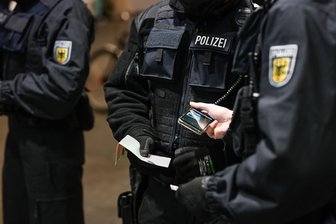 Grenzkontrolle in Reitzenhain: Einreise endet für 20-Jährige im Gefängnis - Die Bundespolizei hat nach einer Grenzkontrolle in Reitzenhain eine 20-Jährige ins Gefängnis gebracht.