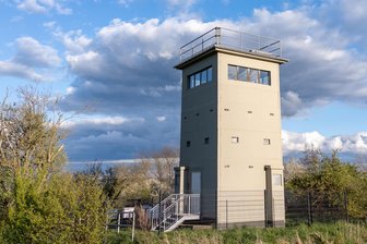 Grenzturm Heinersgrün: Beliebtes Ausflugsziel im Vogtland öffnet wieder - Der sanierte Grenzturm in Heinersgrün öffnet an einzelnen Tagen.