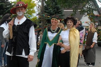 
              <p class="artikelinhalt">Mit von der Partie beim Grießbacher Märchenumzug war der Gestiefelte Kater. Der Umzug zeigte 46 Bilder. </p>
            