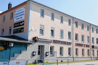 Grieche macht nach 30 Jahren zu: Hoffnung für Hartmannsdorfer Traditionsgaststätte - Die Feiertage und langen Wochenenden im Mai stehen vor der Tür. Doch Restaurant und Biergarten des "Alexandros" sind seit Jahresbeginn geschlossen. Die Gemeinde hofft auf eine baldige Neueröffnung.