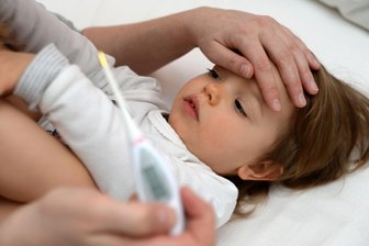 Grippe-Welle im Vogtland: Noch gibt es keine Entwarnung - Das aktuell grassierende Grippevirus verursacht oft Fieber und Schüttelfrost.