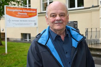 Größte freie Schule in Chemnitz: Herr Meyer und das Erfolgsgeheimnis des Evangelischen Schulzentrums - Stefan Meyer verabschiedet sich nach 30 Jahren am Evangelischen Schulzentrum in den Ruhestand.
