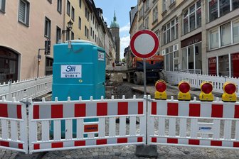 Großbaustelle in der Annaberger Innenstadt: So läuft das Langzeitprojekt Große Kirchgasse - Die Große Kirchgasse ist seit Ende April gesperrt. Die Arbeiten ziehen sich bis Ende 2026.