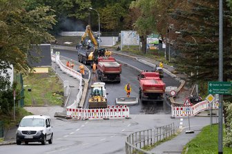 Großbaustellen in Annaberg-Buchholz: Wann die Sperrungen enden - Die Arbeiten auf der B 101 verzögern sich. Die Baustelle im Bereich der Paulus-Jenisius-Straße wird erst im November fertiggestellt.