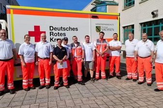 Großbrand: Auch DRK als Helfer im Elbtal dabei - Mitglieder des DRK-Zentrum Plauen/Vogtland während des Einsatzes im Katstrophengebiet im Elbsandsteingebirge in der vergangenen Woche. Foto: Kai Klause/DRK