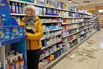 Großbrand bei Edeka Nüßler in Lichtenstein: Wann können die Kunden dort wieder einkaufen? - Bescheidene Aussichten für Gabriela Nüßler: In ihrem Edeka-Geschäft in Lichtenstein sind zwar nur einige Platten von der Decke gefallen, doch der Schaden ist immens.