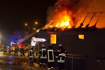 Großbrand in Plauen nährt Verdacht auf Brandstifter - 