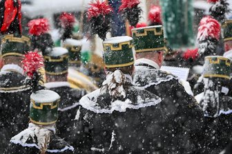 Große Bergparade in Chemnitz: Was Besucher und Autofahrer am Samstag wissen sollten - Die Temperaturen sollen zum Wochenende hin wieder fallen. Vielleicht gibt es auch ein bisschen Schnee zur ersten Bergparade.