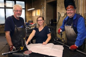 Große Bühne für kleines Unternehmen - Sie sind die Macher im kleinen Team von Metallbau Schürer in Beierfeld (v. l.): Falk Gläser, Geschäftsführerin Romy Zimmermann und Stephan Böttger. Für sie gilt: Geht nicht, gibt's nicht! 