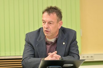 Große Feier trotz Sparkurs: Gemeinde im Erzgebirge stemmt sich mit kreativen Mitteln gegen Finanznot - Der Gornsdorfer Bürgermeister Michael Tägl will trotz angespannter finanzieller Situation das Festjahr des Ortes gemeinsam mit den Bürgern zelebrieren.