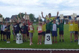 Große Freude bei kleinen Sportlern in Reichenbach: Endlich wieder im Stadion - 