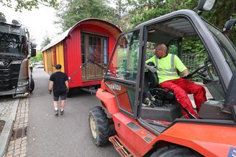 Große Helmnot-Zirkuswagen aus Lichtenstein gehen auf Reisen - 