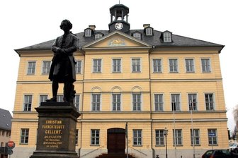 Große Kreisstadt: Hainichen erhält Urkunde per Post - Die Urkunde zur Vergabe des Titels einer Großen Kreisstadt ist am Dienstag per Post im Hainichener Rathaus eingetroffen, unterschrieben von Sachsens Innenminister Roland Wöller (CDU).