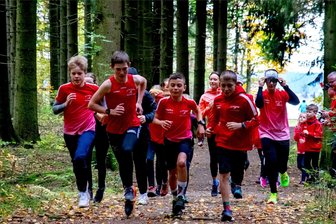 Große Neudorfer Unterstützung beim „Lauf gegen Krebs“ - Insgesamt waren 50 kleine und größere Sportler am Lauf des SV Neudorf beteiligt.