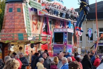 Große Sprünge bei der Kirmes -