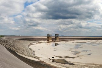 "Große Wanne" vom Kraftwerk erhält Wellenumlenker - Das Wasser ist raus, jetzt wird das Oberbecken inspiziert und neu abgedichtet. 