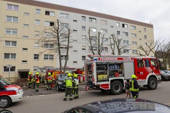 Großeinsatz der Feuerwehr sorgt in Mülsen für Aufsehen - Feuerwehreinsatz in Mülsen. Die Einsatzkräfte waren zu einem Wohnblock nach Thurm gerufen worden.