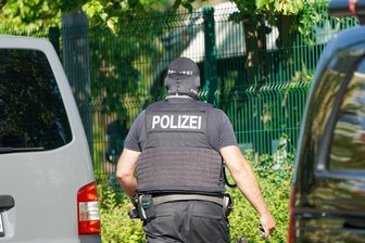 Großeinsatz in Zwickau: Mehrere Kilo Drogen beschlagnahmt - vier Tatverdächtige festgenommen -