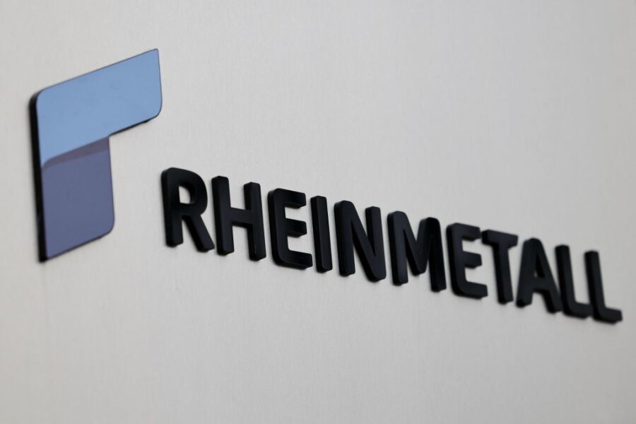 Großenhain als Standort für Pulverfabrik im Gespräch - Das Rheinmetall-Logo auf dem Rheinmetall-Gebäude.