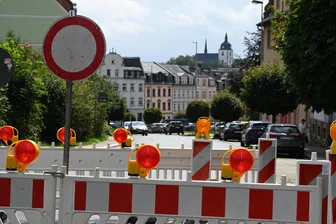 Großer Hohlraum unter Straße in Mittweida entdeckt: Sofortige Sperrung nötig - Wegen einer Havarie ist die Lutherstraße in Mittweida gesperrt worden.
