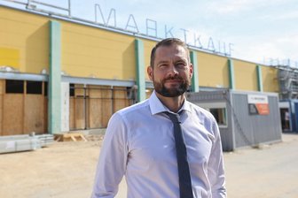 Großer Umbau im Chemnitz-Center: Eröffnungstermine für Edeka und Lidl stehen fest - Center-Manager Thomas Stoyke vor dem einstigen Marktkauf im Chemnitz-Center. In den Komplex ziehen ein großer Edeka-Markt, ein Lidl-Discounter und eine Apotheke ein.