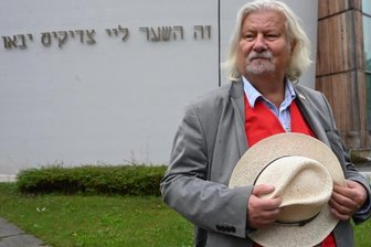 Großes Laubhüttenfest ab Sonntag im Stadthallenpark - Egmont Elschner, Cheforganisator der Chemnitzer Tage der jüdischen Kultur, vor der Synagoge an der Stollberger Straße.