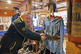 Großhartmannsdorfer Retter geben Einblicke in 150 Jahre Feuerwehr im Ort - Im feuerwehreigenen Museum pflegt die Historikgruppe um Hartmut Eschner die Zeitzeugnisse.