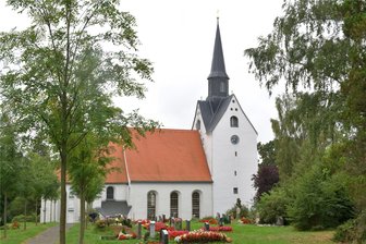 Großschirma: Cellist Ludwig Frankmar gibt Konzert - Der Cellist Ludwig Frankmar spielt am Sonntag in der Kirche in Großschirma Werke von Johann Sebstian Bach und anderer Komponisten.