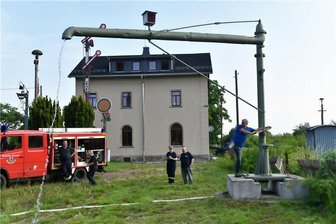 Großvoigtsberg: Arbeitseinsatz am Museumsbahnhof - Am Museumsbahnhof Großvoigtsberg, hier bei einer Übung der örtlichen Feuerwehr, steigt am 22. Juli ein Bahnhofsfest.