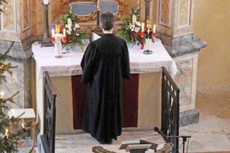 Gründungsgottesdienste im Kirchenbezirk Freiberg gefeiert - Superintendentin Hiltrud Anacker feierte den ersten Gottesdienst des Tages in der Kirche Naundorf.