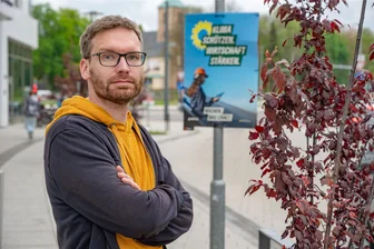 Grünen-Wahlkämpfer: Ein Spruch wie Gaulands Aufruf zur Jagd wird eben irgendwann umgesetzt - Alexander Walther ist Beisitzer im Vorstand des Kreisverbandes Zwickau von Bündnis 90/Die Grünen. Der Historiker will sich von Angriffen nicht unterkriegen lassen.