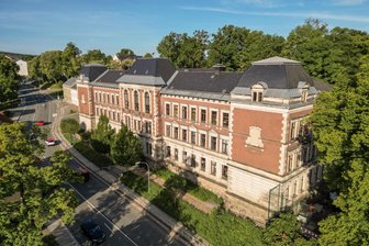 Grünes Klassenzimmer: Bald neuer Lernort für vogtländische Grundschüler - Im letzten Bauabschnitt soll ein Teil des Schulhofes in ein grünes Klassenzimmer verwandelt werden.